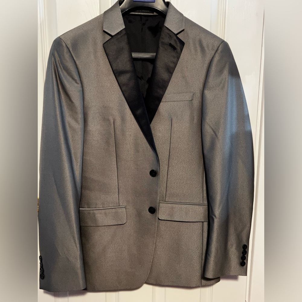 Slim fit Van Huesen Grey Silver black collar Suit 38R
